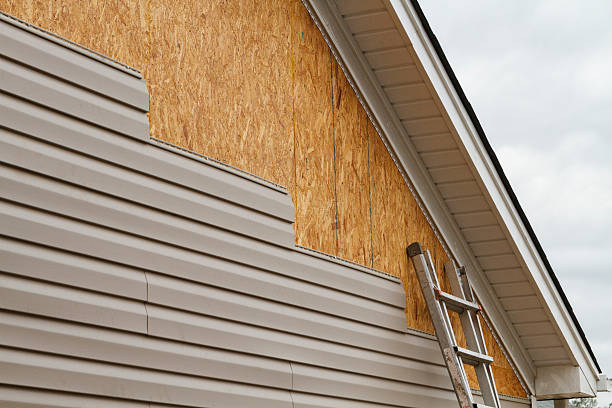 Professional Fiber Cement Siding technician working in Glen Campbell, PA